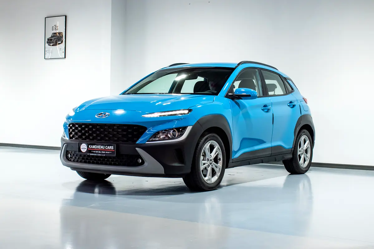 Hyundai Kona 2023 — photo 1 of 15