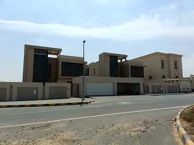 *****فيلا جديدة وواسعة مع مسبح خاص للإيجار في منطقة البراشي *****