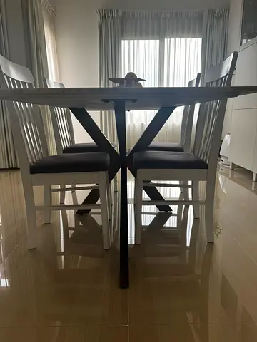 Dining table for sell