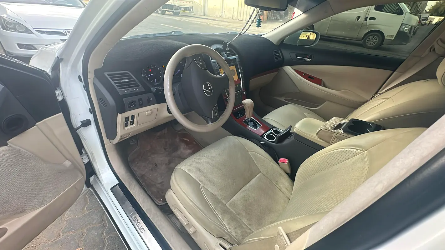 Lexus ES-Series 2012 — photo 1 of 5