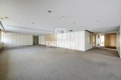 Full floor | Prime Location | Well-managed