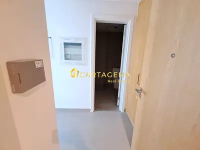 ستديو متوسط المساحة