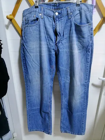 Levis Blue Denim Jeans - Classic Fit (Used)