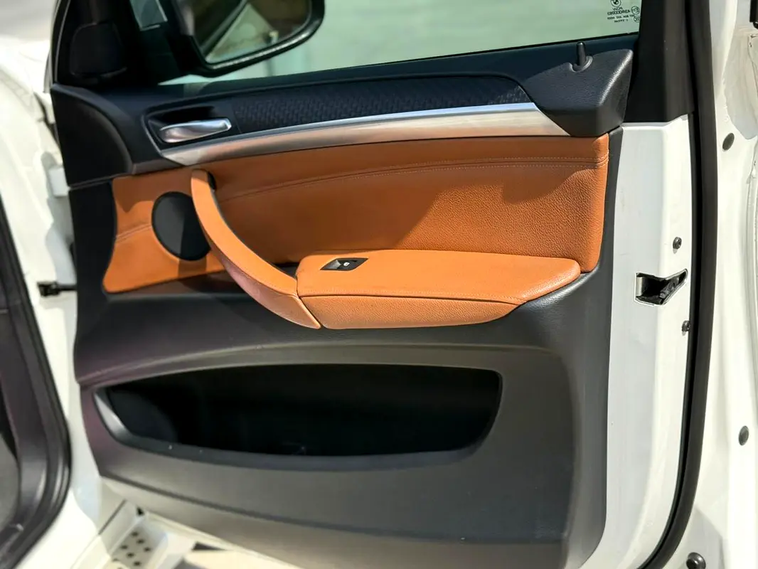 BMW X6 2011 — photo 1 of 5