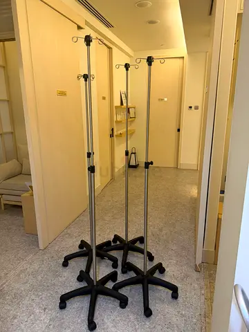 IV drip stands (IV poles)