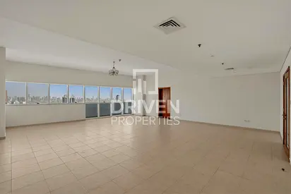 High Floor with Stunning Sea View | Spacious