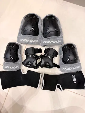 Set of protective pads (knees, elbows, wrist guards) - lightly used