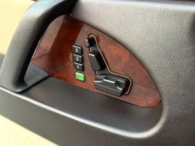 1993 Mercedes-BENZ S-CLASS — миниатюра 14