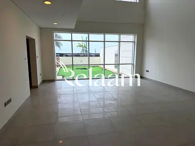 Stunning Canal View | Coastal Living | Prime Area