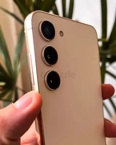 Like-new Samsung smartphone with triple rear cameras Samsung s23plus 256gb