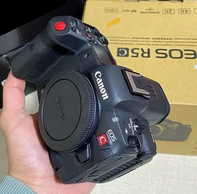 Canon r5c