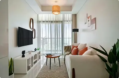 Pay Monthly | All Bills Included | Furnished with Kitchen