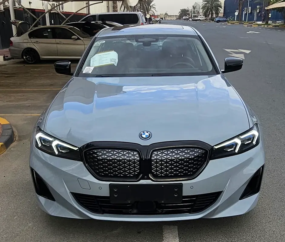BMW i3 2025 — photo 1 of 8