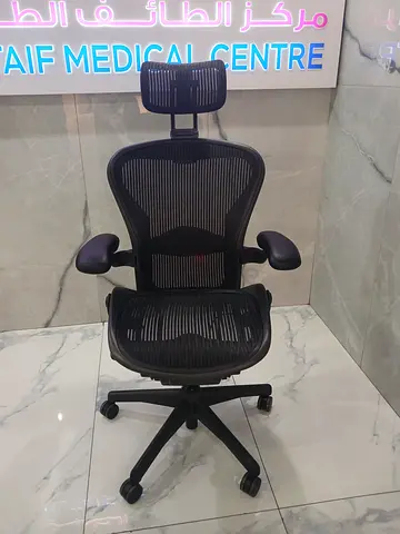 Selling Herman Miller Aeron Chair Size B And C With Headrest Fully Loaded Posture Fit
