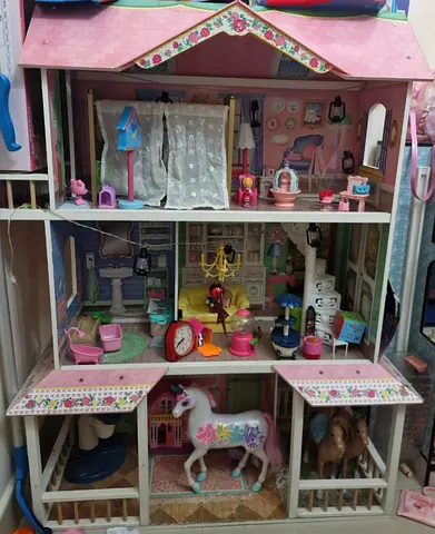 Wooden Dollhouse with Furniture and Accessories