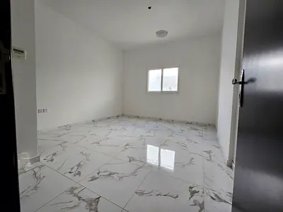 غرفه وصاله -الراشديه 2 عجمان _تكييف مركزي  _خزائن بالحائط _صيانه فري