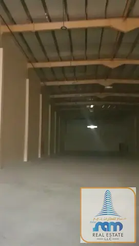 مستودع ضخم بمساحة 16,500 قدم مربع للإيجار في أم القيوين | طاقة 400 كيلوواط