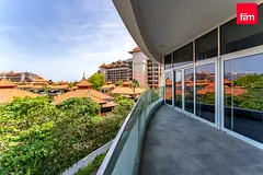 Vacant I Beach Access Inegotiable I Furnished