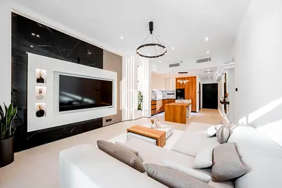 High-Floor 1BR | Canal & Burj View | Jacuzzi