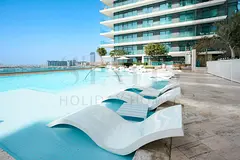 Stayis - 1BR Apartment with Sea View and Private Beach access