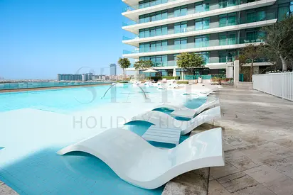 Stayis - 1BR Apartment with Sea View and Private Beach access