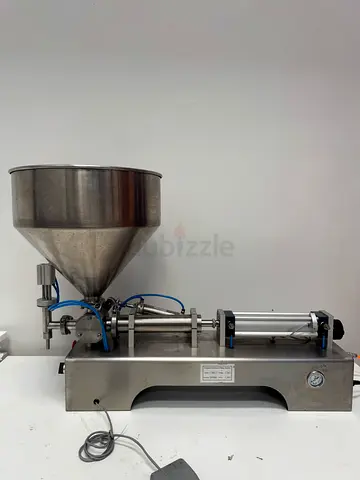 Stainless Steel Semi-Automatic Liquid Filling Machine with Hopper 10kg capacity