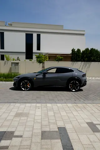 Ferrari Purosangue / 2025 /  7,600 / Full carbon / panoramic roof / 2 keys / European