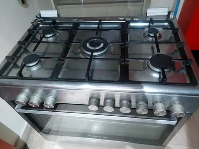 5-Burner Stainless Gas Cooker with Oven - Good Working Condition