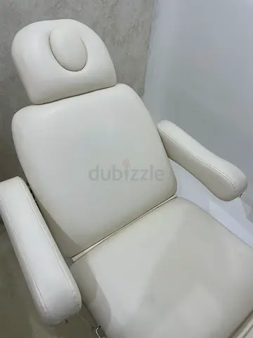 3 Motor Treatment Derma Chair for Massage, Salon, Clinic