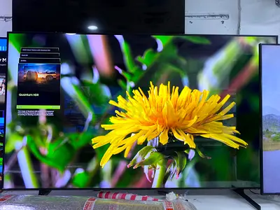 SAMSUNG QLED 85 INCH Q70D SMART 4K TV MODEL 2024 SAME LIKE NEW LITTLE BIT USED
