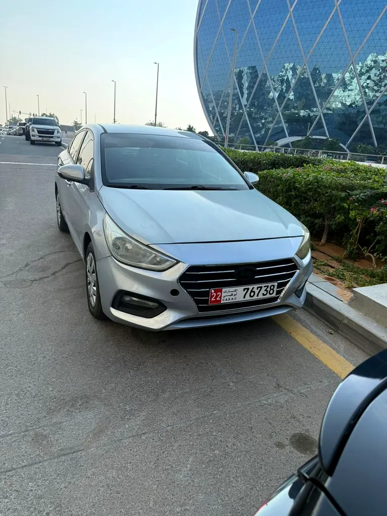 Hyundai Accent 2019 — photo 1 of 7