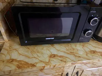 Geepas Compact Microwave Oven - Used, Good Working Condition