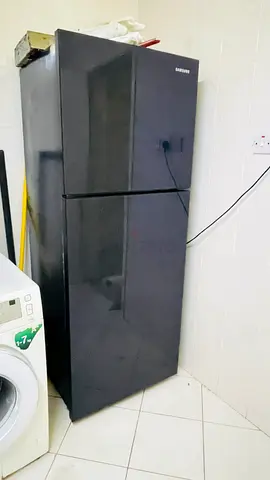 Samsung Black Top-Freezer Refrigerator - Good Working Condition