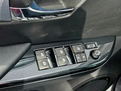 2025 Toyota HILUX photo 4