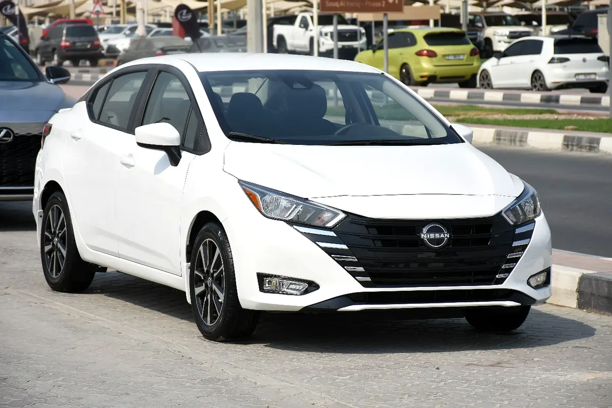 Nissan Sentra 2025 — photo 1 of 14