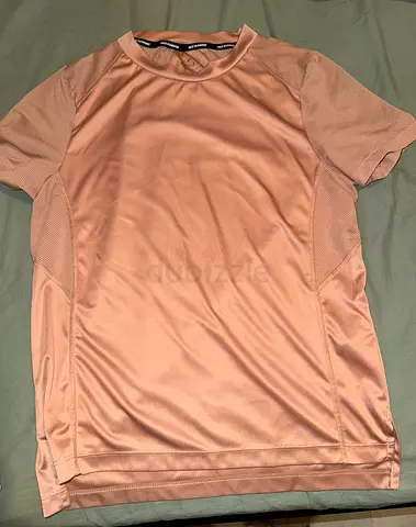 Nike T-Shirt (Female) size s