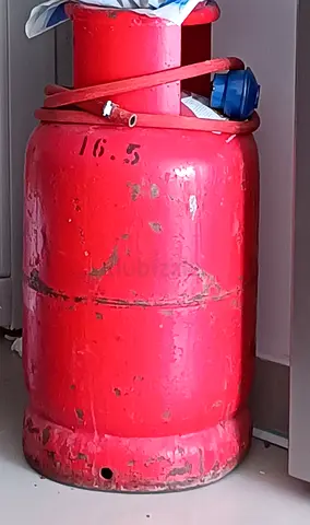 Used Red Gas Cylinder (16.5 kg) with hose  Regulator