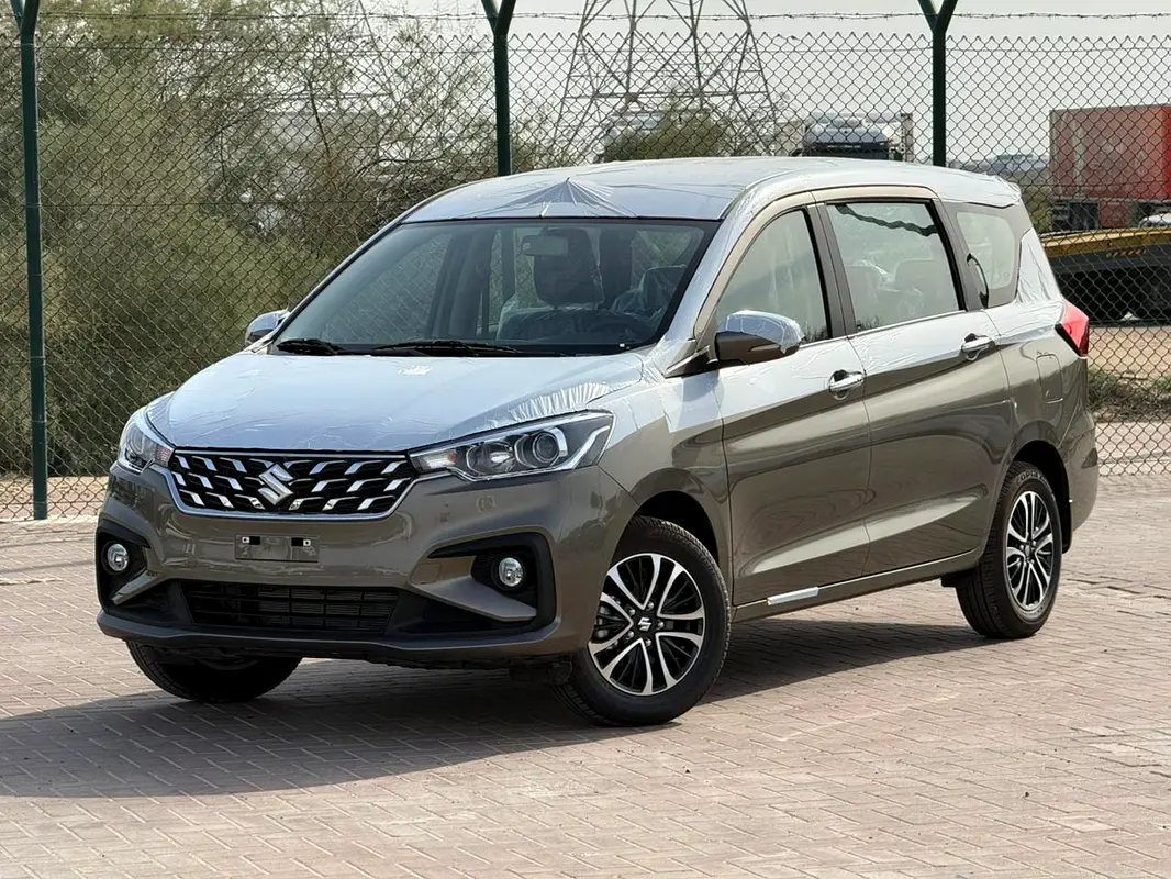 Suzuki Ertiga 2026 — photo 1 of 15
