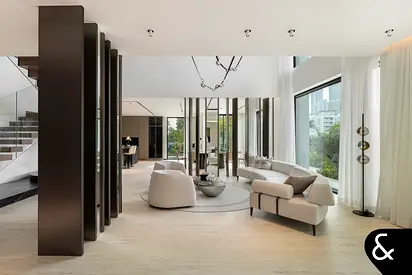 6,000 Sq Ft l 5 Bedroom l Lake Skyline Views