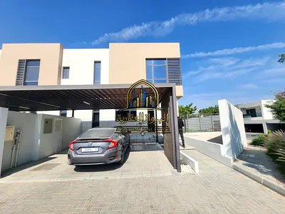 3BR Big Corner Unit | Big living Hall | Extra Parking Space | Close to Mall
