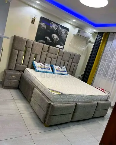 Modern Upholstered King Bed with Storage