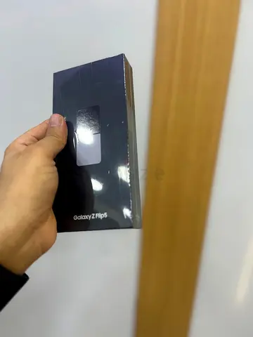 Samsung Galaxy Z Flip 5 256 GB Fresh Stock New Available