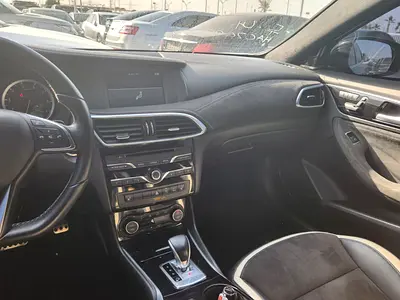 2018 Infiniti Q30 照片 11