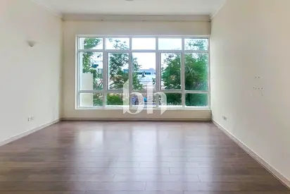 Upgraded Villa / Managed / Prime Location