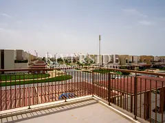 Single Row | Vacant | Corner Unit