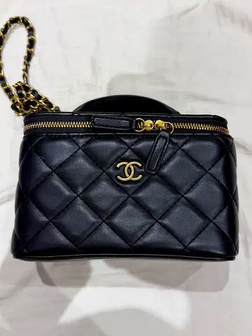 Chanel vanity mini bag authentic!