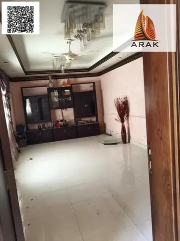 فرصة للإيجار السنوي بيت عربي في موقع مميز بمنطقة السوان – الراشدية 3، مناسب لسكن الموظفين ويتميز بمساحات جيدة وتوزيع عملي يلبي احتياجات السكن الجماعي