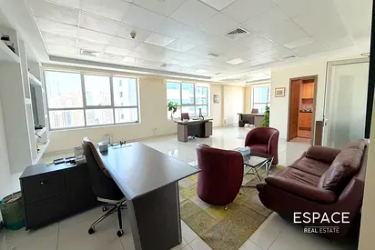 Vacant Now| High Floor |2 Parking Spaces