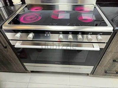Siemen 5 burner electric ceramic cooking range 90/60- Good Condition