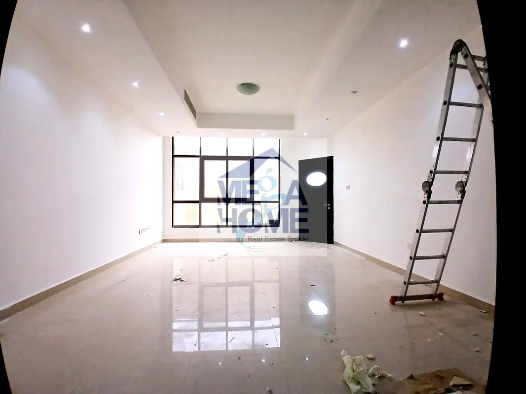 Private Entrance - 5 Bedrooms + Maid - Driver Room